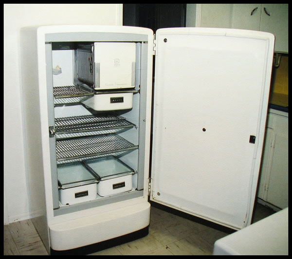 Refrigerator Refrigerator